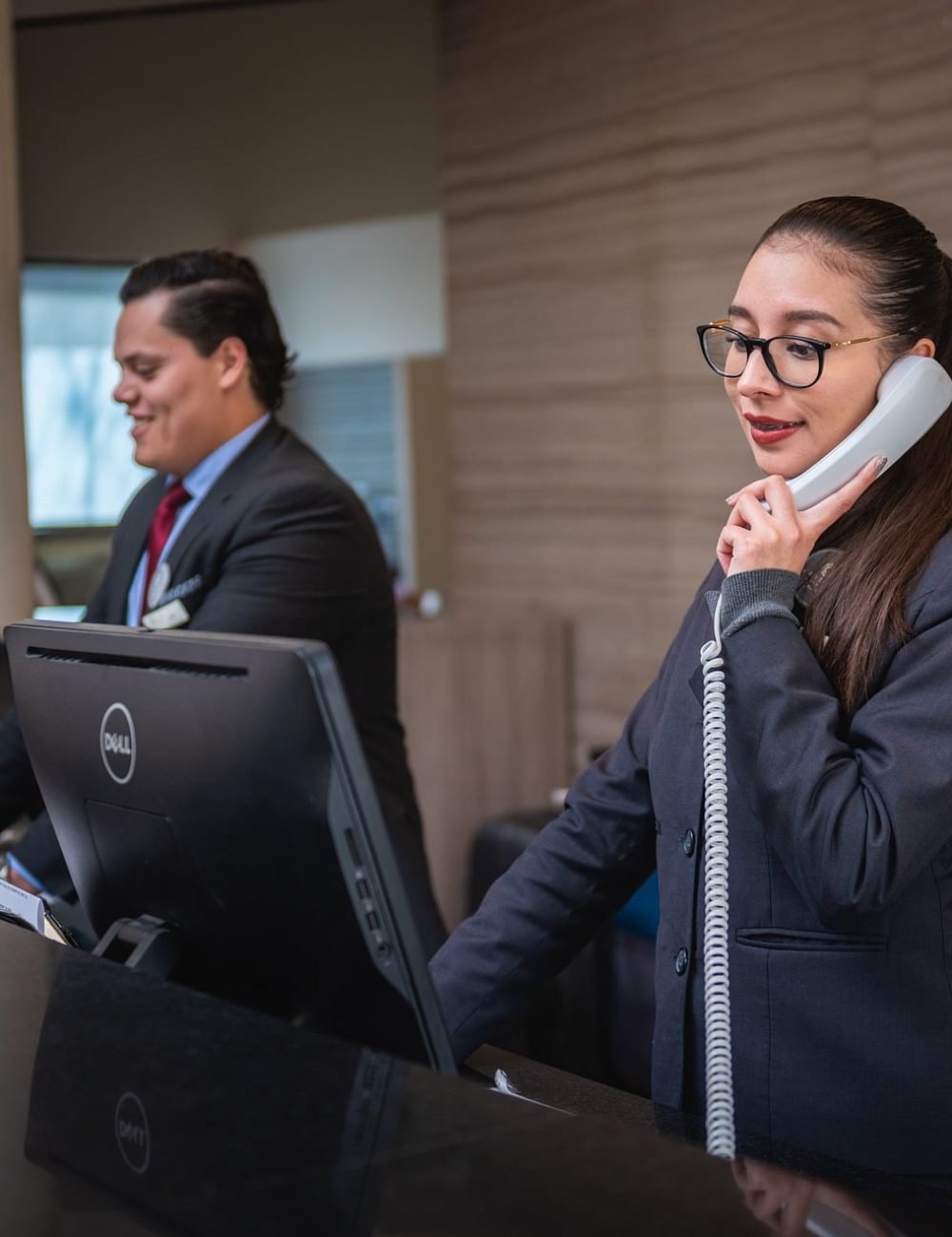 receptionists-ge85c004ce_1920